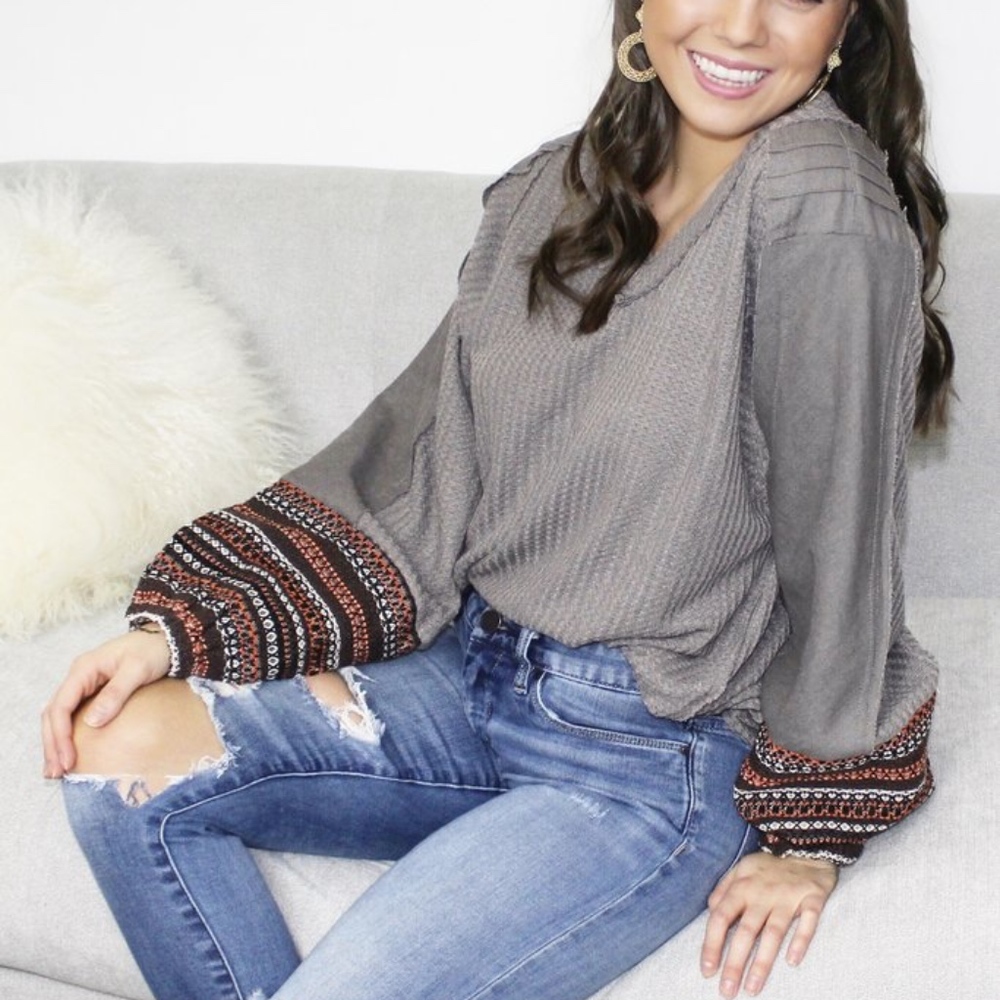 Thermal Balloon Sleeve Embroidered Top - Picture 3 of 5